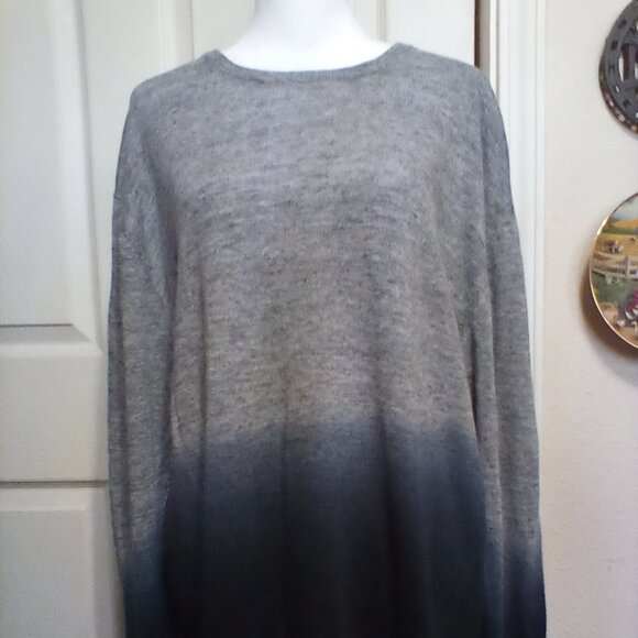 DKNY Sweater - Picture 1 of 3